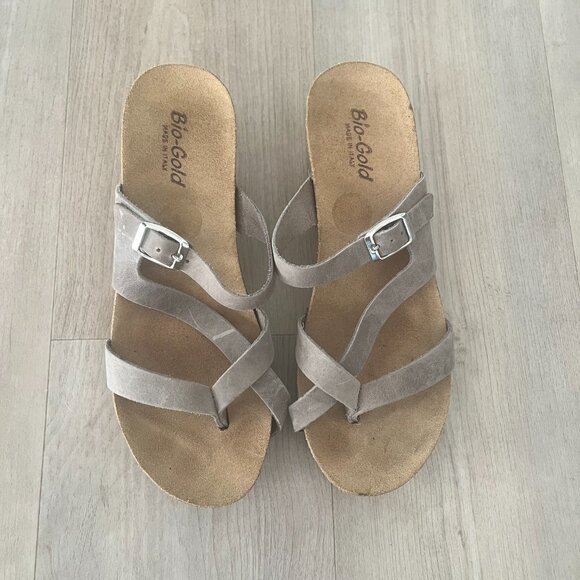 Bio Gold Sandals Sz 8 Gray Wedge Cork Leather Bohemian Comfort Strappy Slip On - Picture 4 of 7